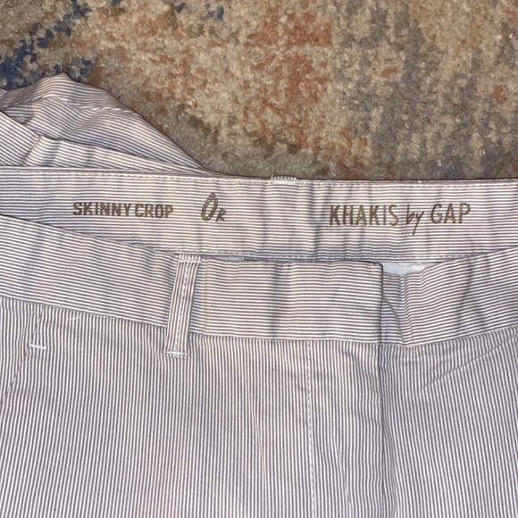 Pinstripe Gap crop pant - Picture 3 of 4
